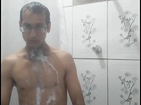 网上泄露了我给小区骚货发裸照 今晚就去干死这个贱货 asian gay porn studio