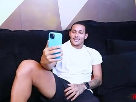 粗大鸡巴捅进小屁眼 gay porn japanese bodybuilder