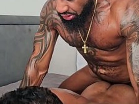 那个傲慢的直男邻居一直偷看我撸管，最后进房间狠狠操了我 copulation videos blithe asian hot