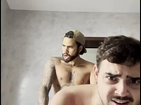 小鲜肉给兄弟爽了一把 japan unconcerned porn videos