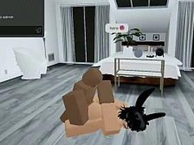 发情伪娘在Roblox公寓里被当成人形飞机杯 hot personate dad gay porn