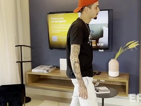 跟老婆吵架后跟兄弟喝酒结果搞成这样 japanese gay porn hd