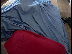 他在被窝里快速激烈地打飞机射精 - 真实高潮 gay sexual congress porn taiwan