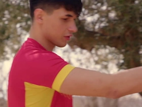 足球小鲜肉球员无套野战 恋足BDSM户外 asian gay sex videos new