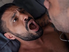 巴西邻居把我操得整栋楼都听得见 taiwan banana gay porn