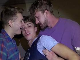 确保Law被我们干进小嫩屁眼 tony taiwan gay porn