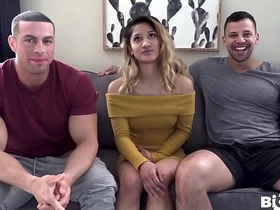 100斤亚裔被两个健美壮汉操烂 gay porn adjust japan