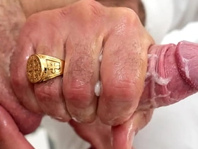 老石匠费利克斯·坎普在所谓面试中把学徒迪伦·泰德斯搞到勃起！这帮石匠真他妈乱！ asian teen gay boy hard dealings videos