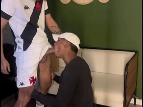 赌球输了把屁眼献给巴西佬 - 免费 gay porn sleep asian