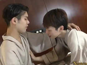 亚裔给同性小受口交 japanese chubby daddy gay porn