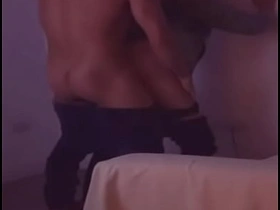 警校室友隔离三个月后爬上我的床操我 hot kiss gay porn