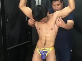 亚裔怕痒男孩 chinese solo gay porn
