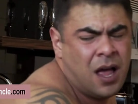 超性感猛男瑞奇遇到暗恋对象，现在该干点刺激的了 asian gay porn hardcore