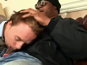 黑肌猛男撕開白嫩男孩肛門狂操 korean gay group porn