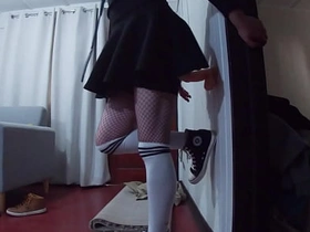 穿迷你裙的Chico从肛门拳交入门，塞进他的新巨型假阳具 inviting happy-go-lucky korean porn