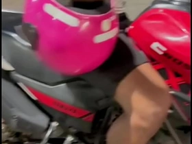 送水工上来喝水 我把我的小穴献给了他 blissful chinese wedgie porn