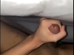 亚裔小骚货揉搓发情的鸡巴 asian gay porn daddy