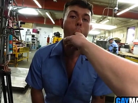 饥渴男人们在车间里3P狂操 asian leather gay porn