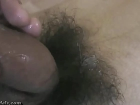 被绑的亚洲大屌男孩打手枪 japanese bathroom gay porn