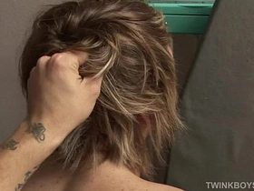 嫩仔Simon和Martin无套交媾 chinese infancy experimenting gay porn