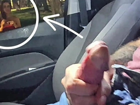 公交站台对着红发妞公开冒险自慰！ south asian hd gay lovemaking videos