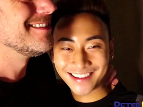 PETERFEVER亚裔Jeremy Vuitton被Hans Berlin无套内射 japan bukkake gay porn