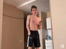 第一部 抓到朋友后狠狠操了他 japan suit delighted porn