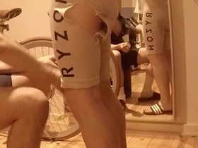 受伤自行车手继父与饥渴关怀儿子 - 第一部 免费 onlyfan taiwan joyful porn