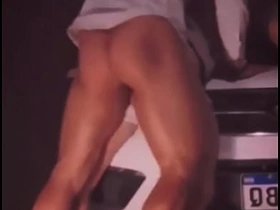 在邻居家门外野战巡航 japanese gay ass porn