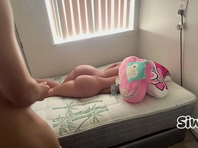 狠狠操翻继女的完美肉体 gay porn korean