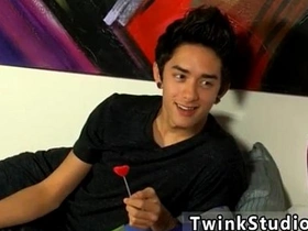 亚洲手机男同色情片与老男人干嫩男 亚历克斯·托德 chinese cheerful porn loud moaning