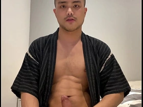 穿浴衣的亚洲男孩打飞机 gay porn fuck asian