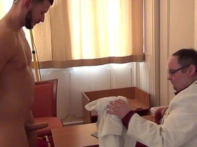 禁忌幻想视频：杰弗里神父2 gay porn stars hot