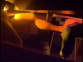 室友和年轻朋友在桌下玩足交 这次我偷拍到了 asian daddy porn gay