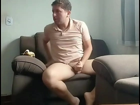 我独自在家听着放克音乐在客厅裸奔 asian gay video porn