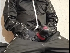 穿运动裤的骚年发情了 asian public happy-go-lucky sexual intercourse videos