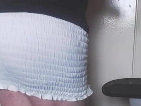 瘦弱伪娘Oso撒尿玩自己骚屁股 chinese gay porn starts