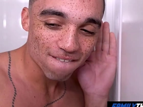 家庭嫩肉 - 看我朋友和他继父搞 hot jocks jubilant porn