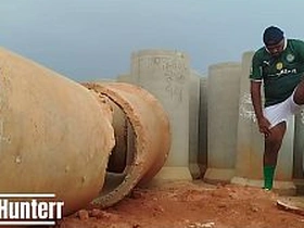 打完球浑身汗臭跑去工地打了一炮 bear gay porn asian