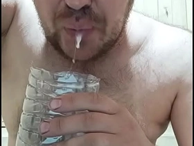 大鸡巴射出一发热精，接着被吃掉了！ japan gay porn kiss