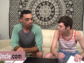 俊美的达科塔那光滑的屁股被干爆了 gay chinese ameture porn