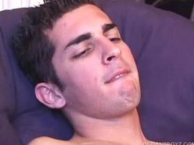 年轻的德文撸出精液然后吃掉 asian hot gay boys sex videos