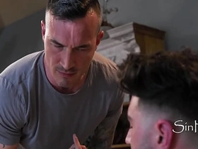 蒙眼男以为是他女友在口交...其实是基佬同事偷拍的全过程 asian gay sex videos sites