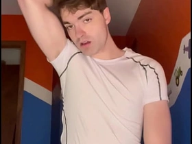 非法入室顺便爆操这个小骚货的屁眼 jubilant asian handsome porn