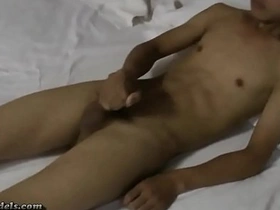 亚洲大屌男孩自慰 taiwanese muscle gay porn