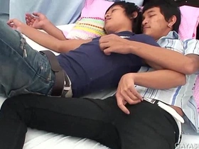 亚裔高尔夫与波利族小便无套 japan muscle hunk gay porn