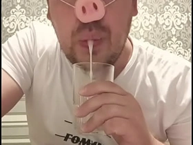 这个俄国基佬有瘾: 就爱嘴里新鲜精液的味道! undeceitful pinoy gay porn