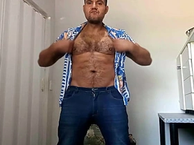 巴西巨根狂操尤物——手活+超量射精 巴西大鸡巴喷发实录 gay japan porn hunk