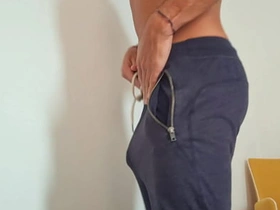 在酒店房间自慰并用大鸡巴顶弄 suit japanese detached porn