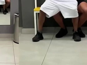 健身教练练完就操了我 japanese gay porn father